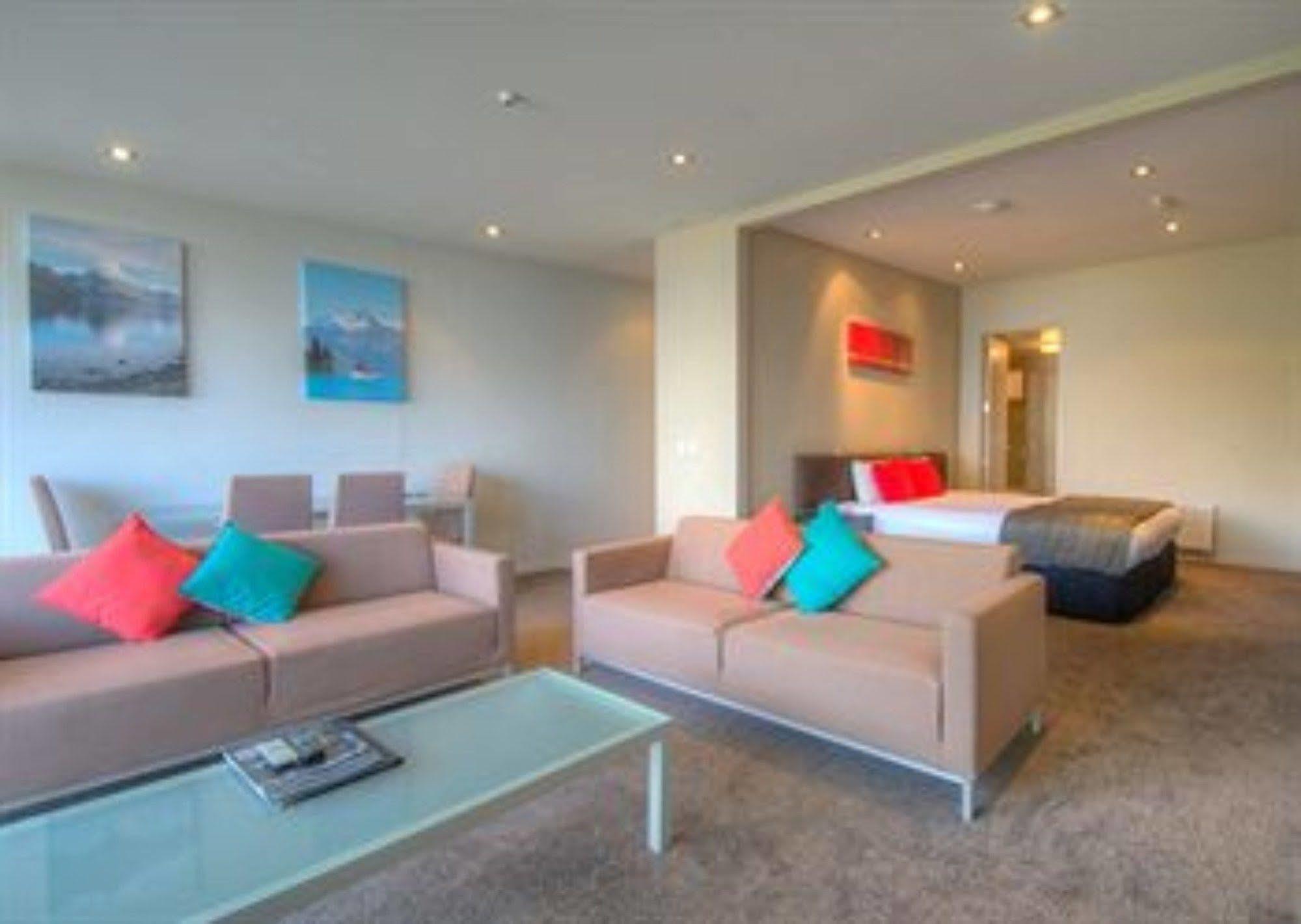 Highview Apartments Queenstown Exteriör bild